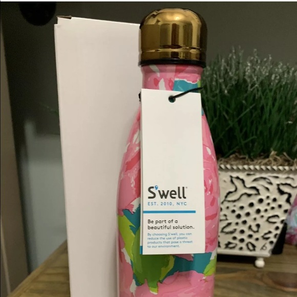 Lilly Pulitzer Other - NEW Lilly Pulitzer Swell 25 ounce bottle